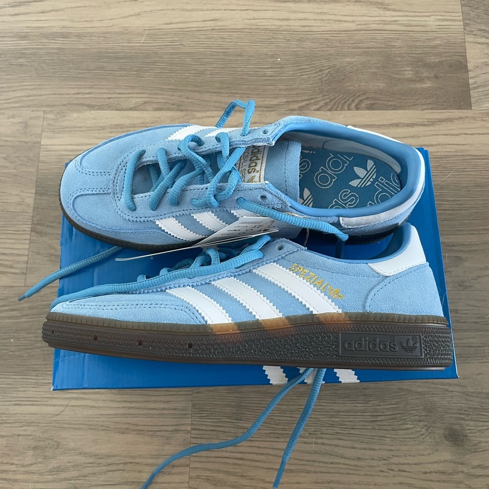 Adidas Spezial light blue